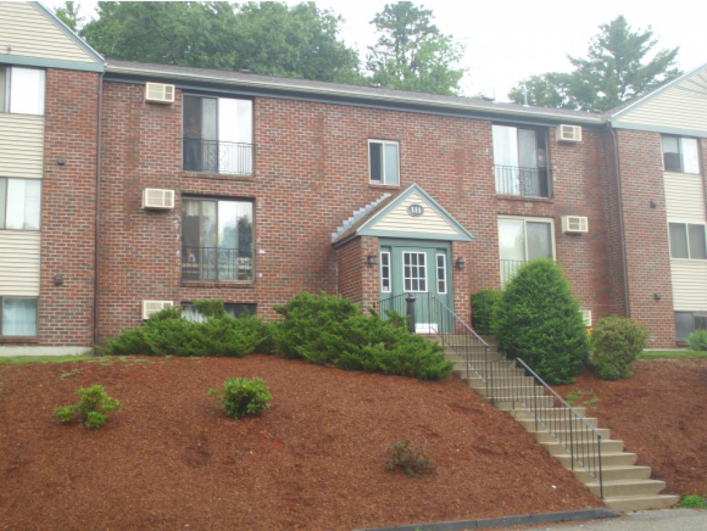 111 English Village Road, Unit 303 Manchester, NH 03102 - Photo 1 of 14