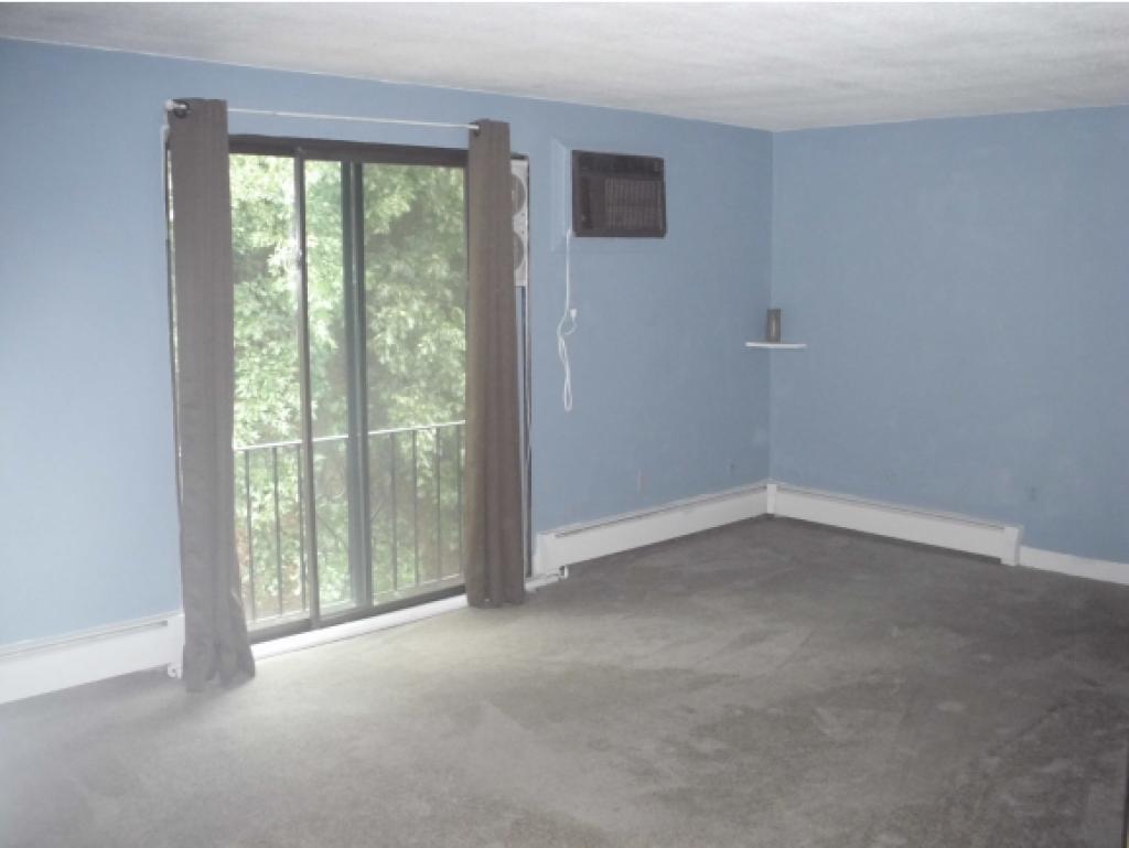 111 English Village Road, Unit 303 Manchester, NH 03102 - Photo 2 of 14
