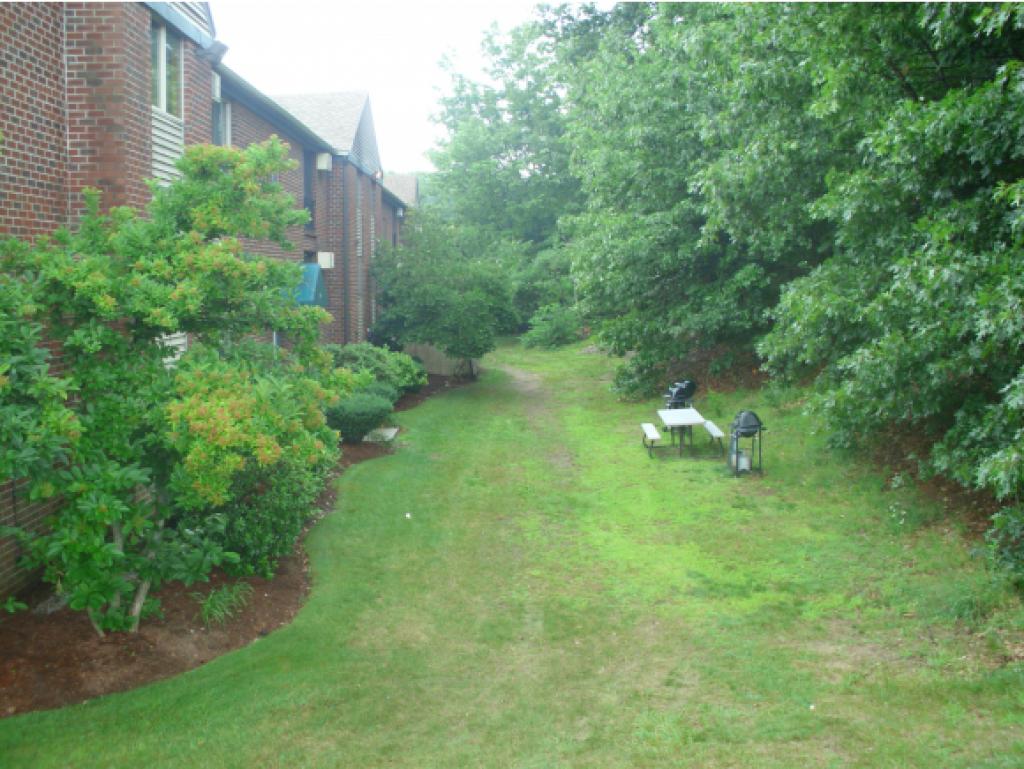 111 English Village Road, Unit 303 Manchester, NH 03102 - Photo 12 of 14