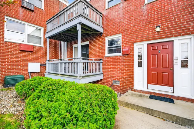 $149,000 | 4 Danbury Court, Unit 1306, Suffern, NY 10901