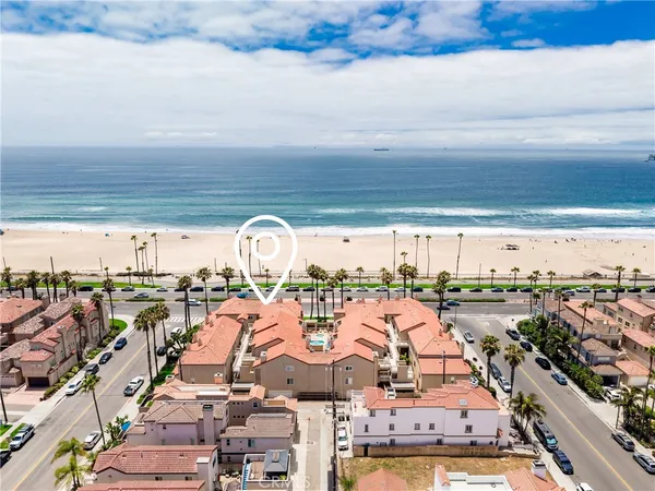 $4,500 | 2000 Pacific Coast Highway, Unit 108, Huntington Beach, CA 92648