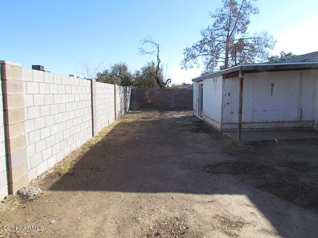 5636 West Coronado Road Phoenix, AZ 85035 - Photo 8 of 44 023-309529 - back yard-001