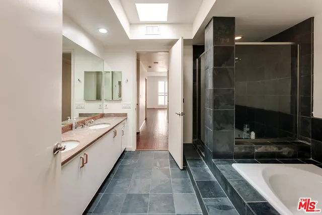 $1,185,000 | 235 South Tower Drive, Unit 305, Beverly Hills, CA 90211