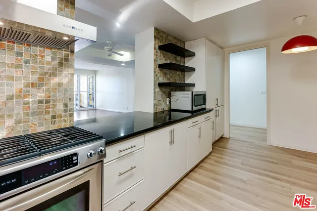 $1,185,000 | 235 South Tower Drive, Unit 305, Beverly Hills, CA 90211