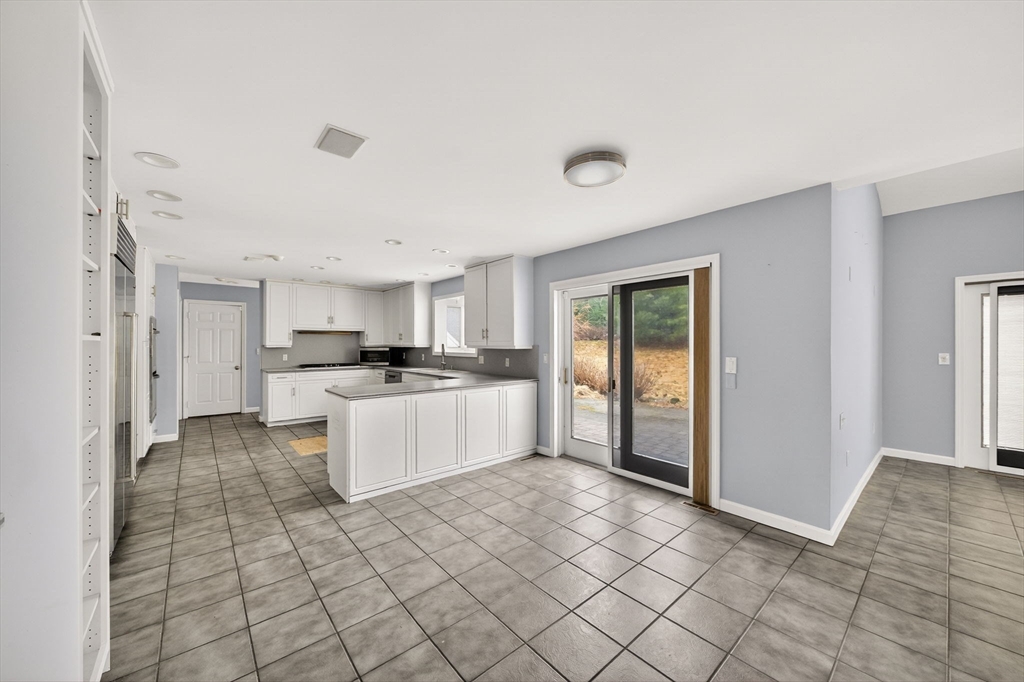 84 White Birch Way Barnstable, MA 02668 - Photo 11 of 42