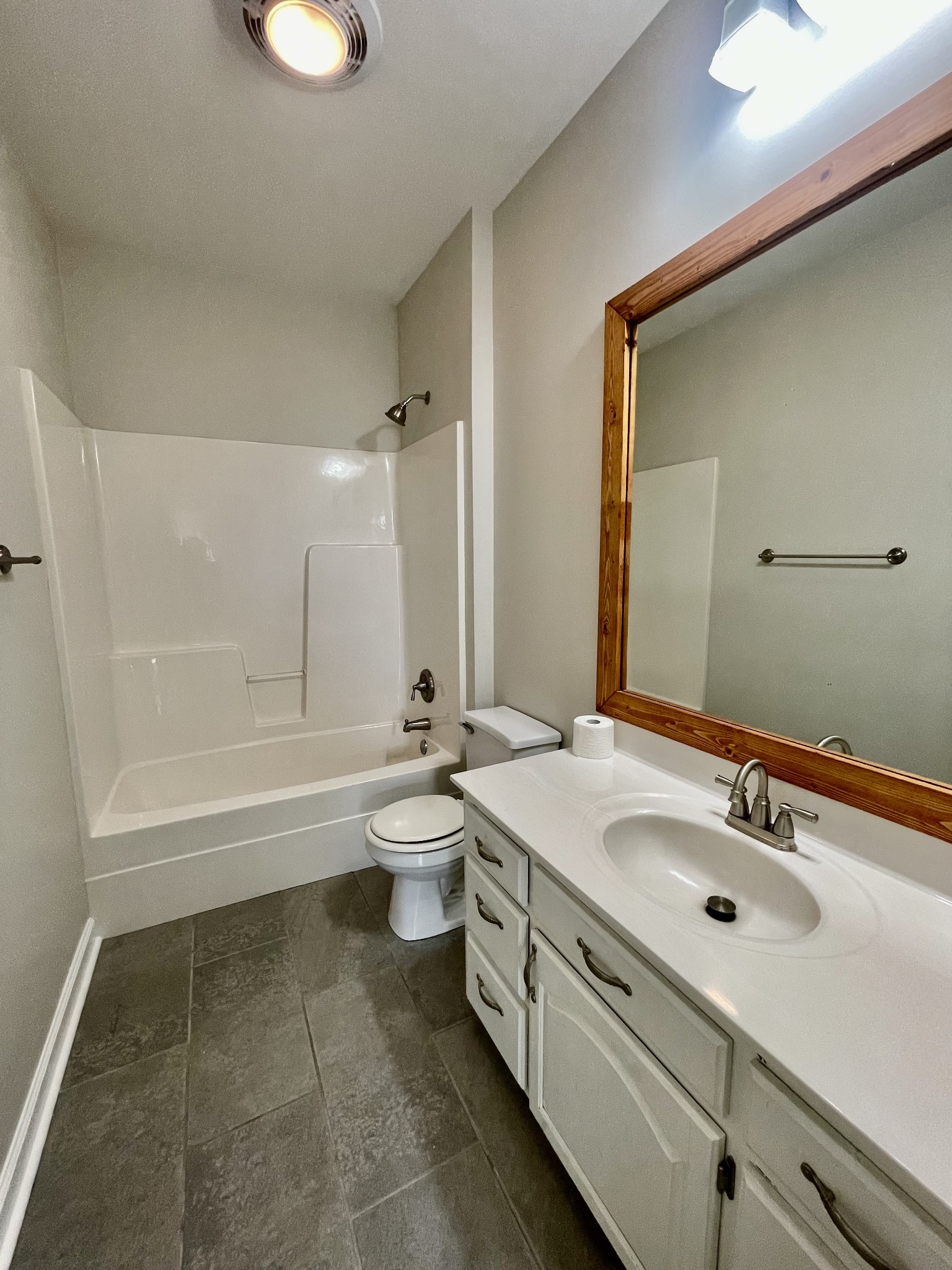 40 Harding Road Leoma, TN 38468 - Photo 15 of 35 a bathroom with a sink a toilet and bathtub