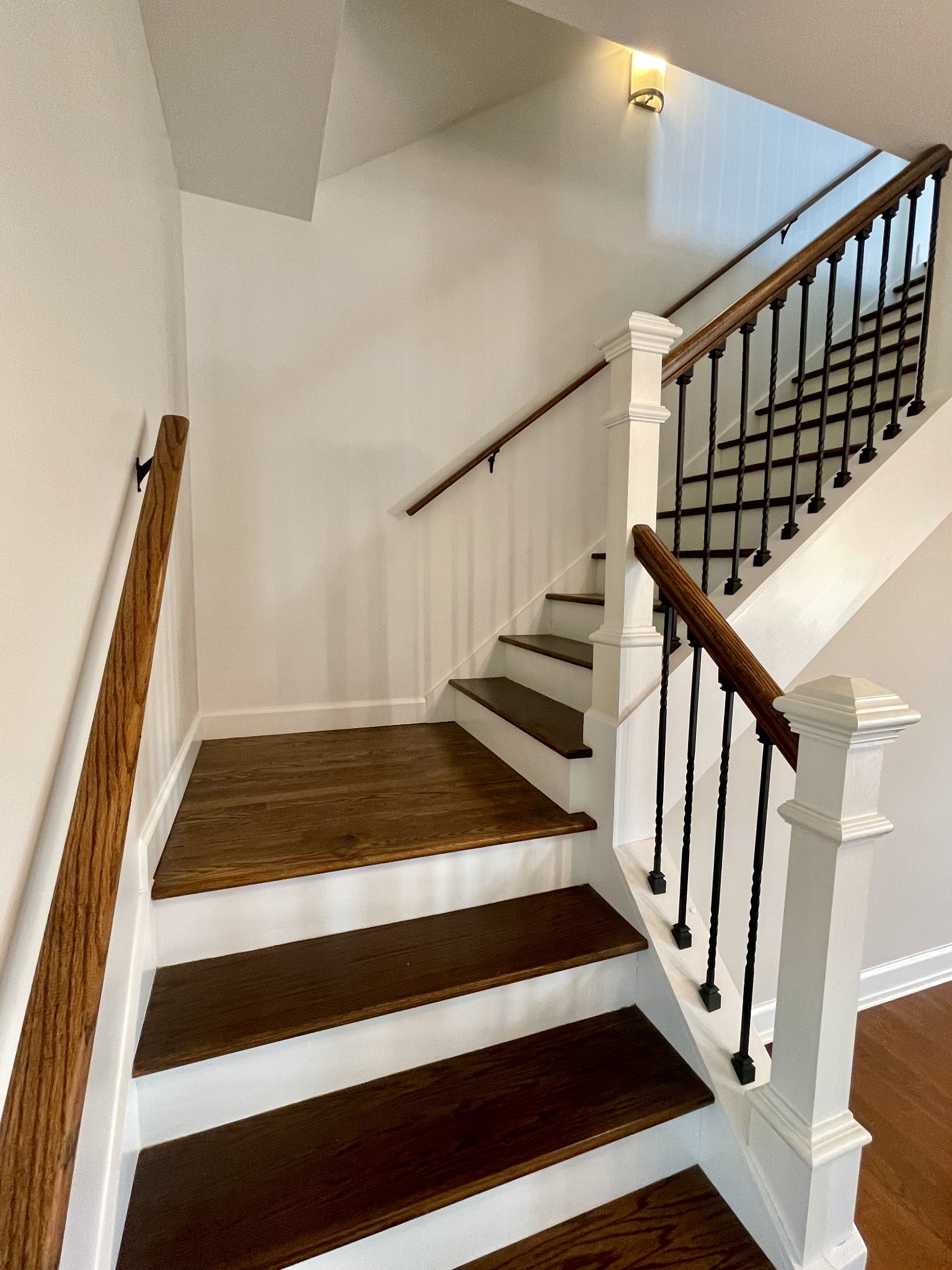 40 Harding Road Leoma, TN 38468 - Photo 22 of 35 a view of entryway with wooden floor