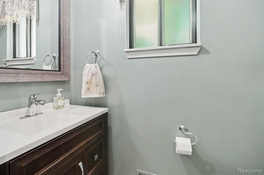 1600 Moffat Road Leonard, MI 48367 - Photo 20 of 44 Gallery Image 20