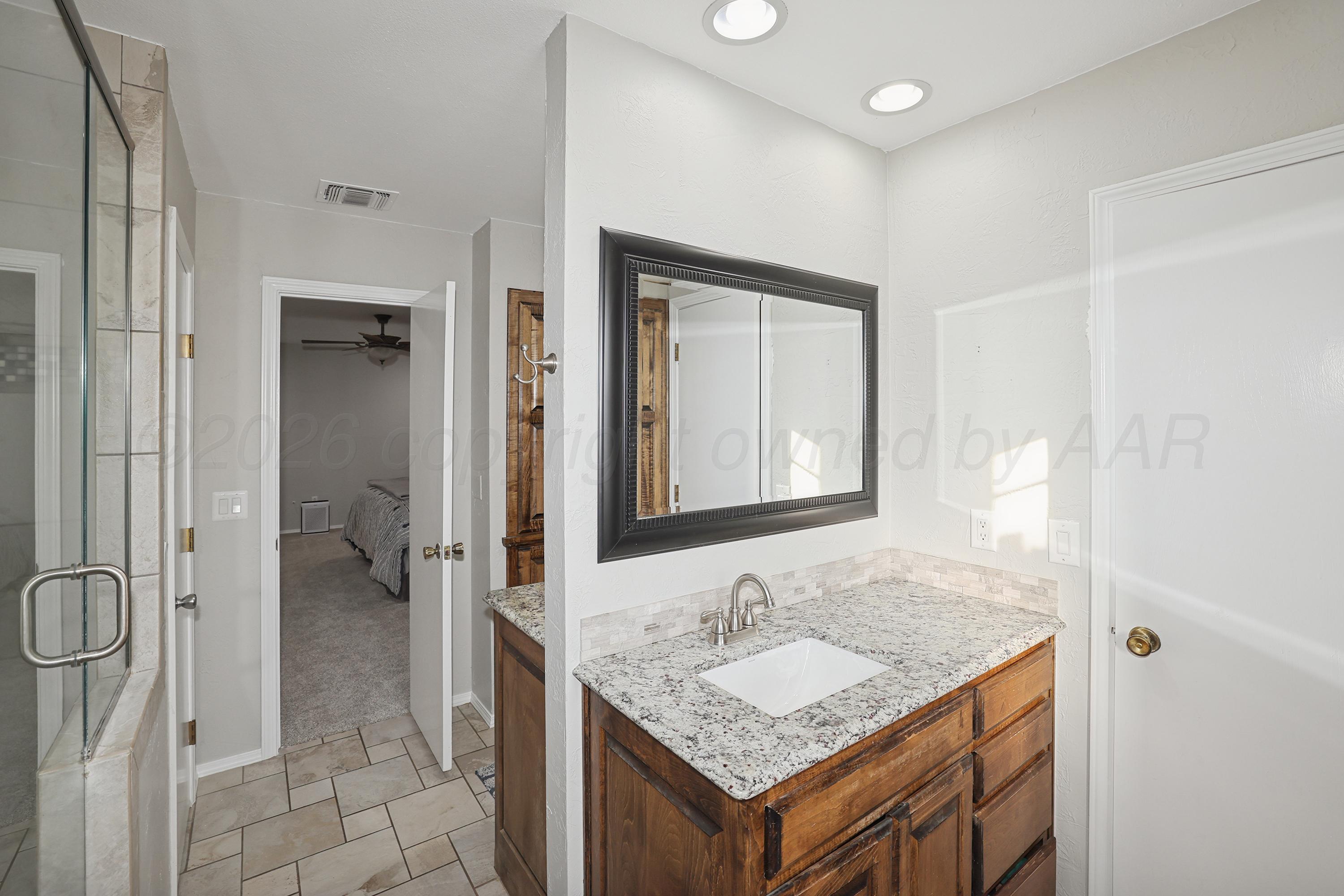 7609 Poppin Lane Amarillo, TX 79121 - Photo 23 of 34 20-Primary Bath