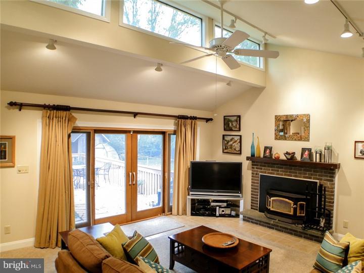 110 Penn Oak Road Flourtown, PA 19031 - Photo 3 of 15 Family Room