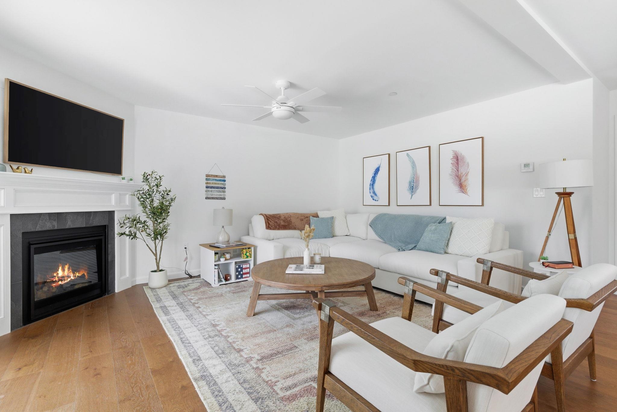 25 Forestedge Way, Unit 25 Manchester, NH 03102 - Photo 4 of 31