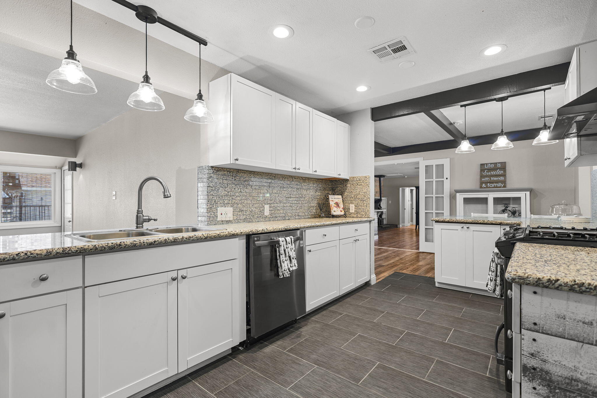 9027 Silver Bridge Road Palo Cedro, CA 96073 - Photo 14 of 104 Huge kitchen