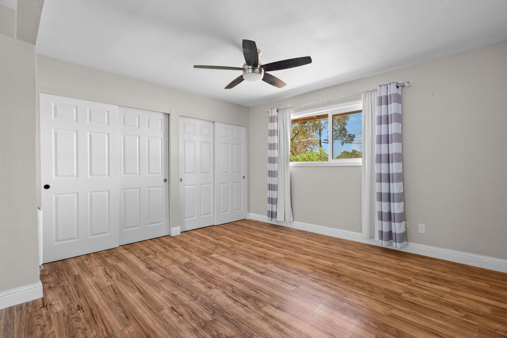 9027 Silver Bridge Road Palo Cedro, CA 96073 - Photo 23 of 104 Master bedroom