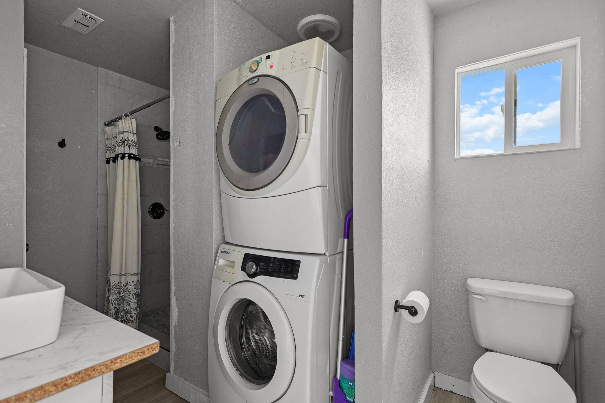 9027 Silver Bridge Road Palo Cedro, CA 96073 - Photo 57 of 104 Bath/laundry