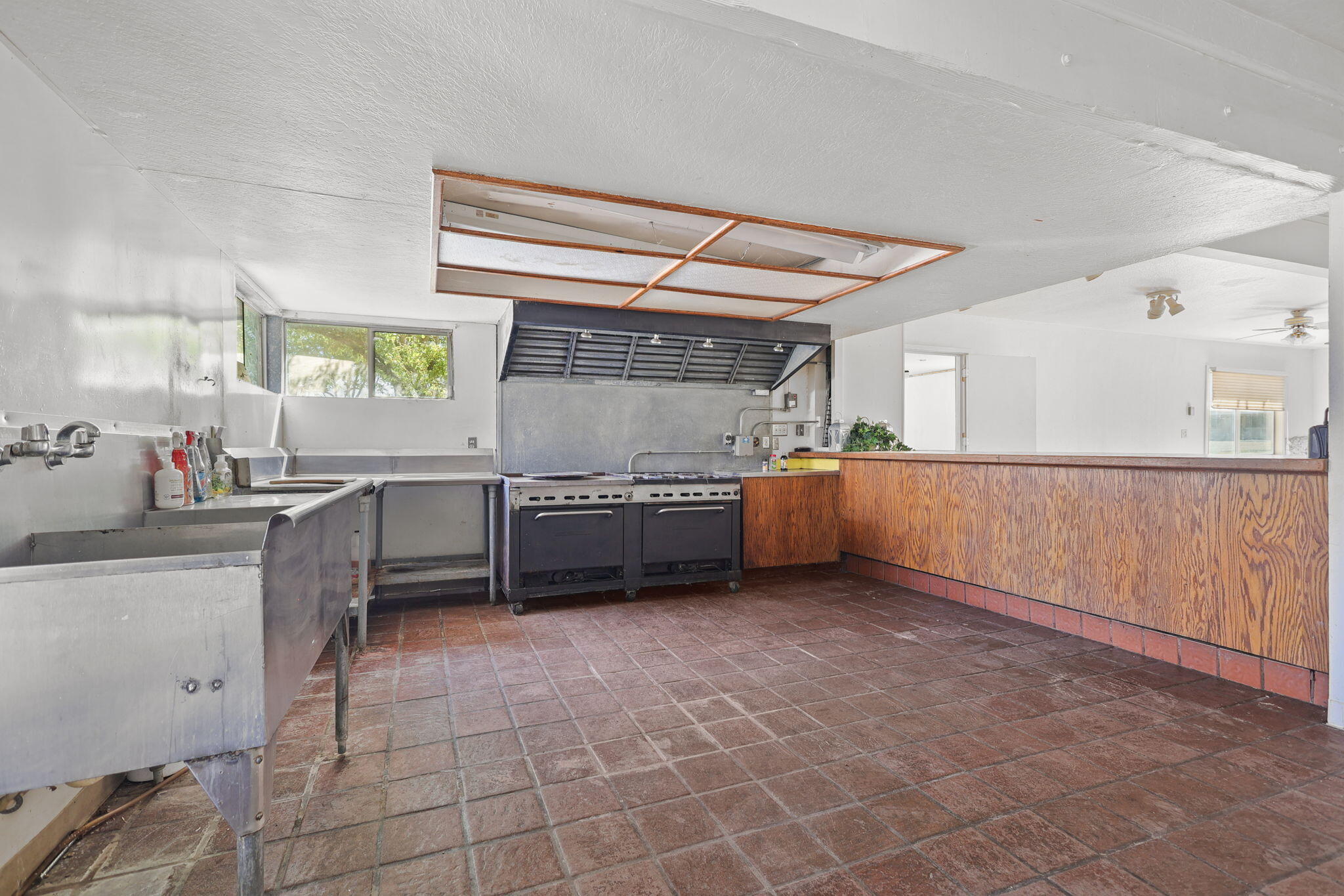 9027 Silver Bridge Road Palo Cedro, CA 96073 - Photo 75 of 104 Pool house