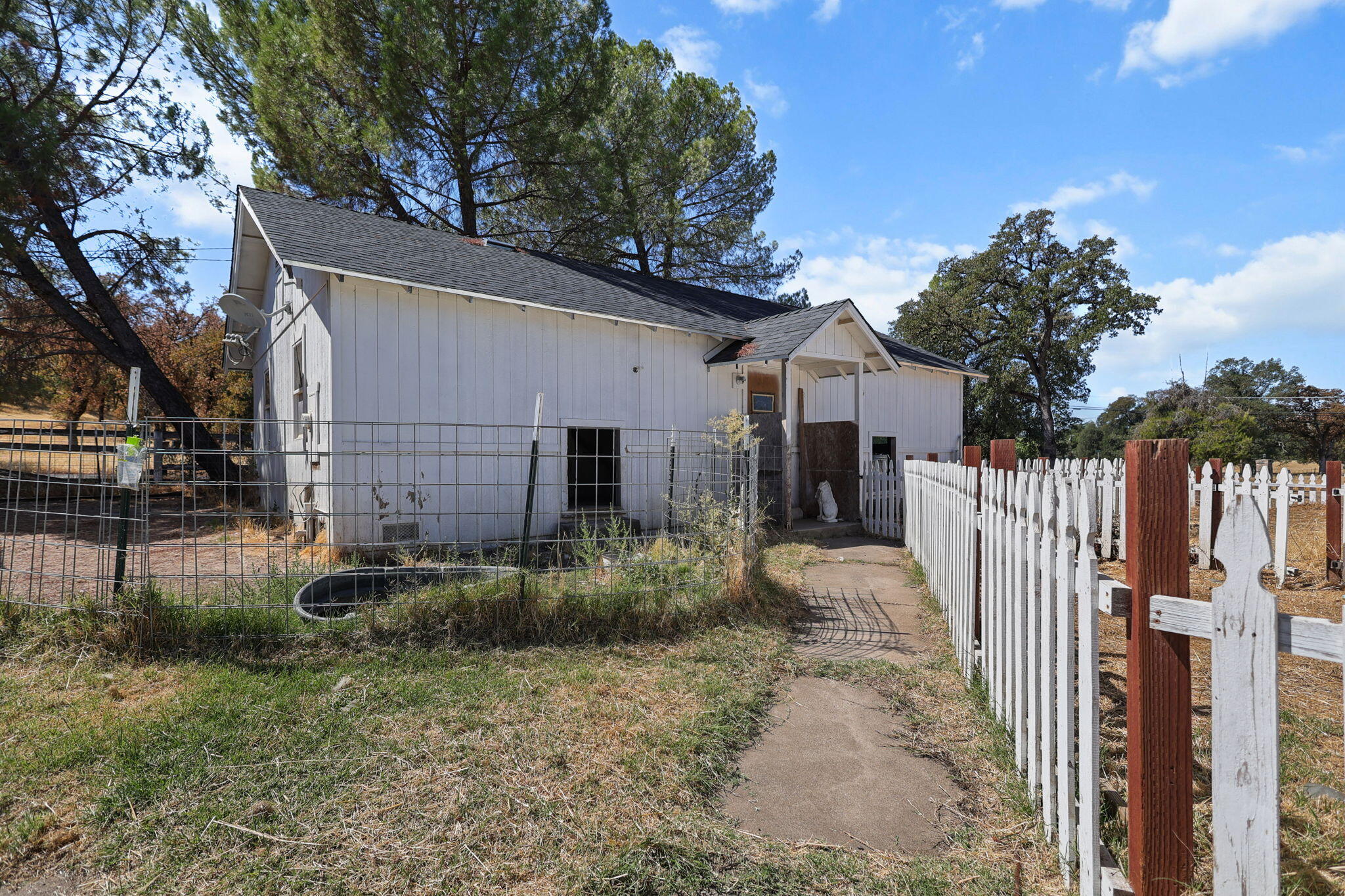 9027 Silver Bridge Road Palo Cedro, CA 96073 - Photo 89 of 104 Storage building