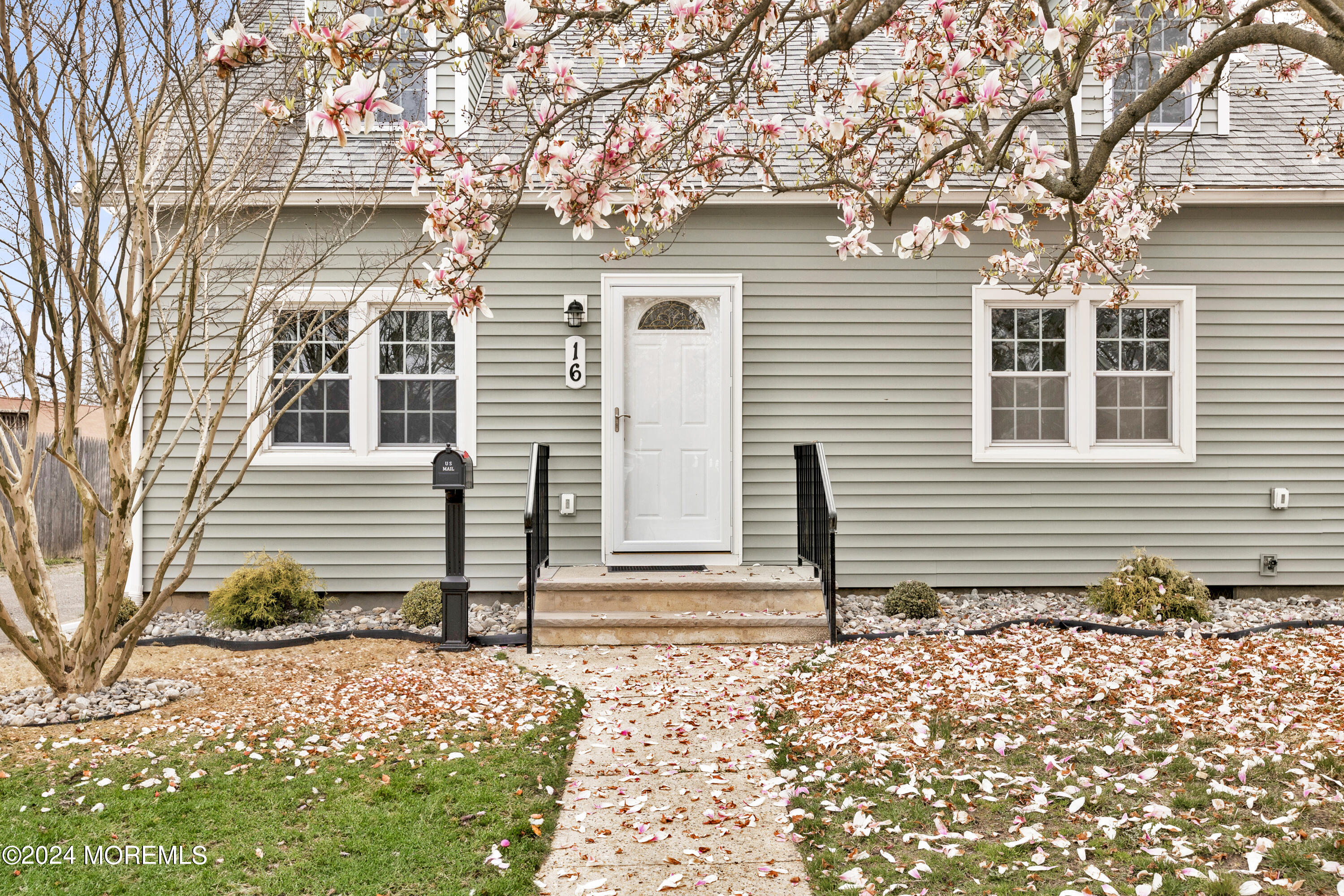 16 Maple Place Keyport, NJ 07735 - Photo 2 of 24 7K8A7813