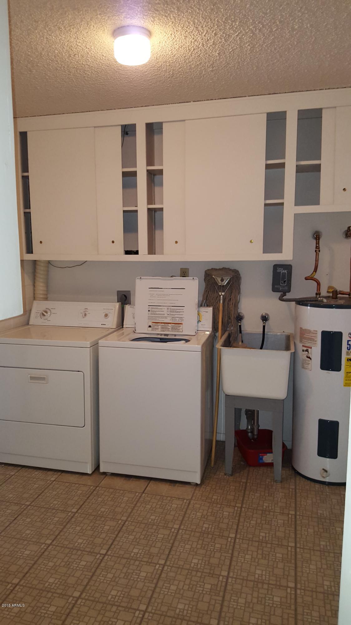 5932 East Colby Road Mesa, AZ 85205 - Photo 10 of 19 Laundry