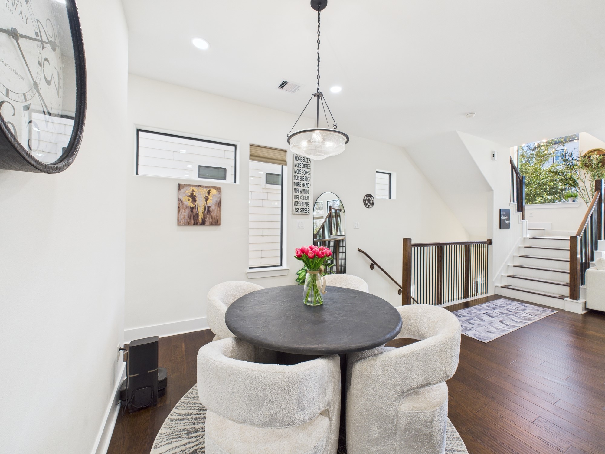 1404 Spring Street, Unit A Houston, TX 77007 - Photo 13 of 47 Charming Dining Area