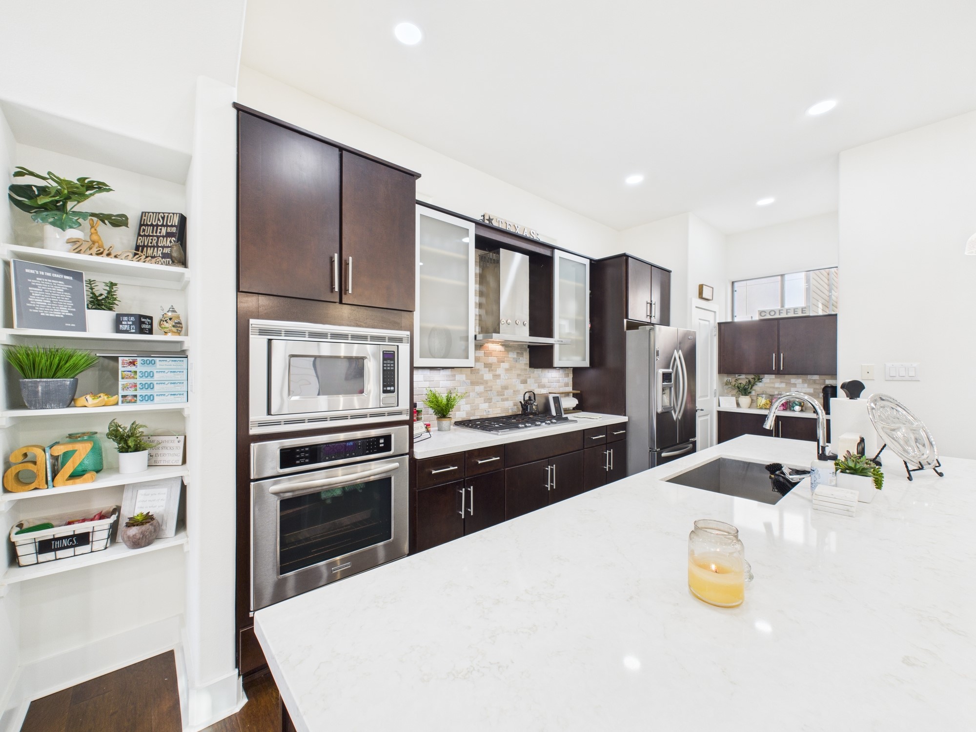 1404 Spring Street, Unit A Houston, TX 77007 - Photo 19 of 47 SS Appliances include gas range, microwave & french door refrigerator