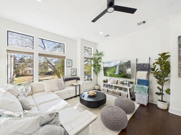 $4,500 | 1404 Spring Street, Unit A, Houston, TX 77007