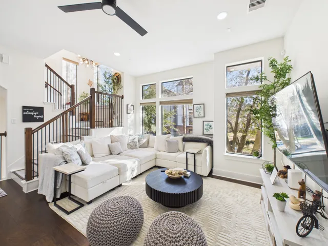 $4,500 | 1404 Spring Street, Unit A, Houston, TX 77007