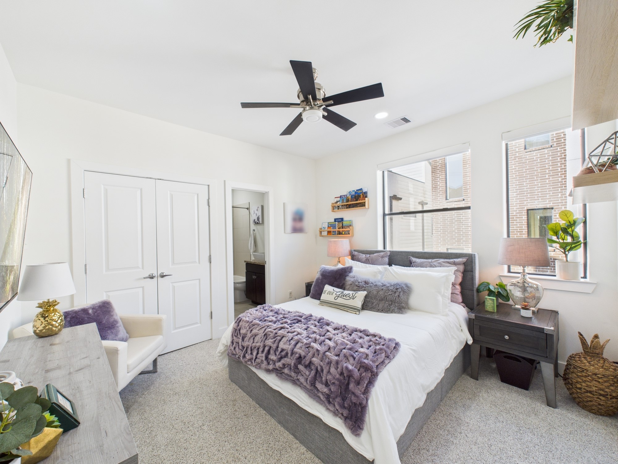 1404 Spring Street, Unit A Houston, TX 77007 - Photo 38 of 47 Second Bedroom with En-Suite Bath