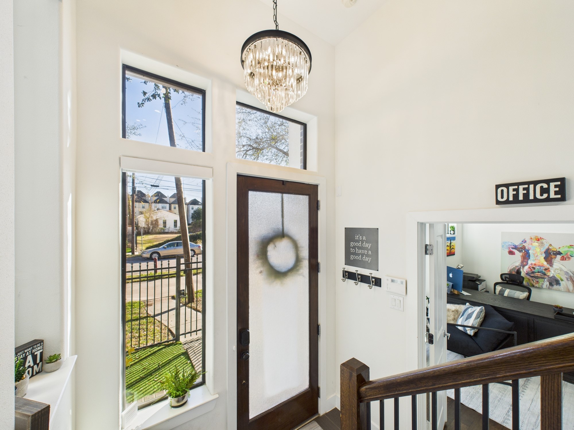 1404 Spring Street, Unit A Houston, TX 77007 - Photo 5 of 47 Formal Entry with High Ceilings