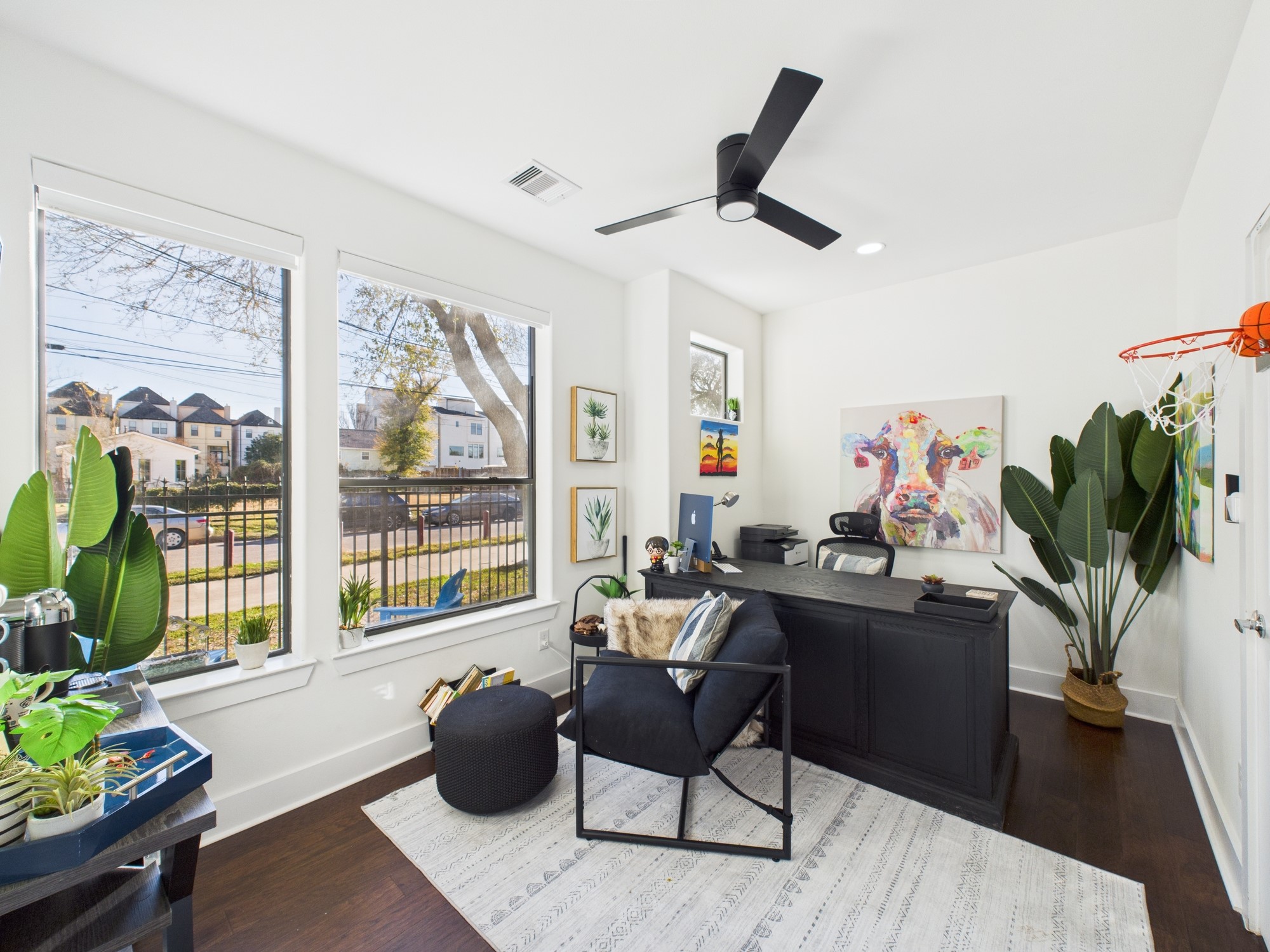 1404 Spring Street, Unit A Houston, TX 77007 - Photo 7 of 47 First Floor Bedroom with Great Natural Lighting