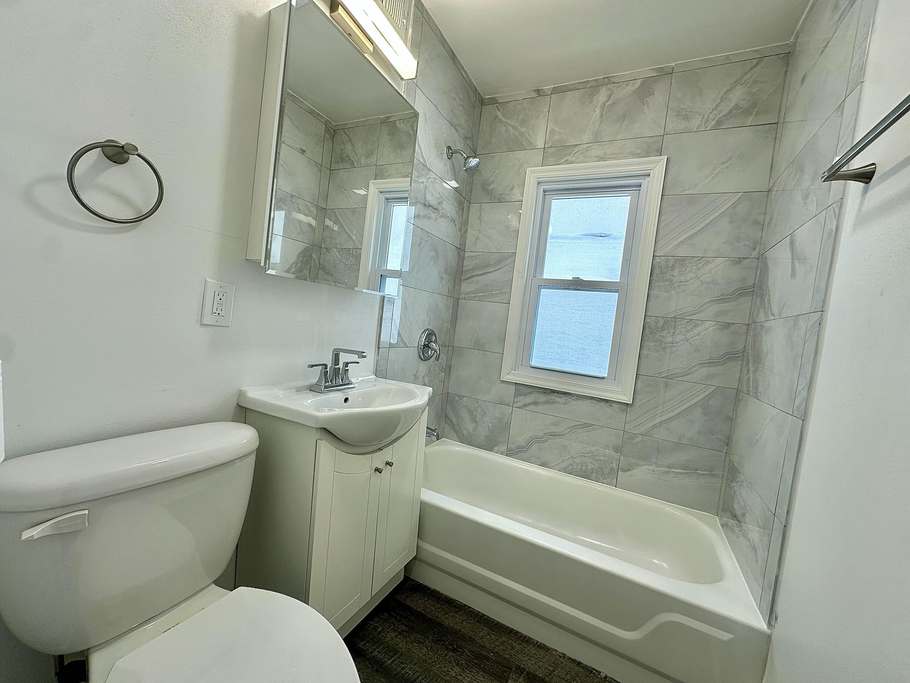 4554 North 37th Street Milwaukee, WI 53209 - Photo 9 of 25 IMG_8832