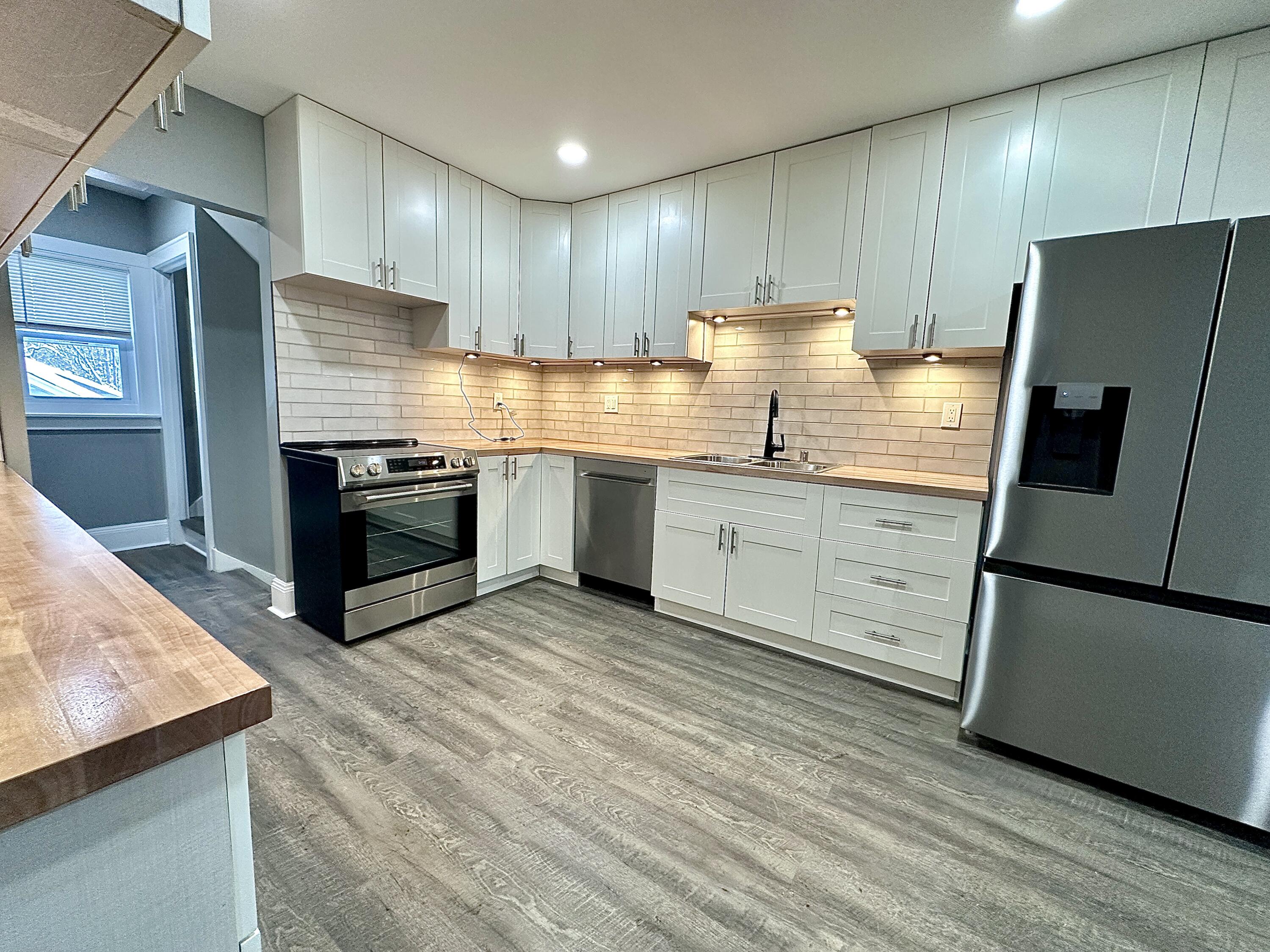 4554 North 37th Street Milwaukee, WI 53209 - Photo 2 of 25 IMG_8827