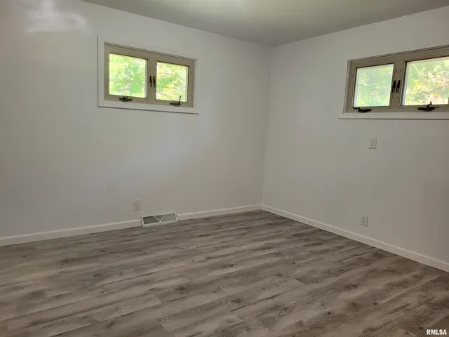 $150,000 | 3 Lynn-Rose Heights Drive, Mount Sterling, IL 62353