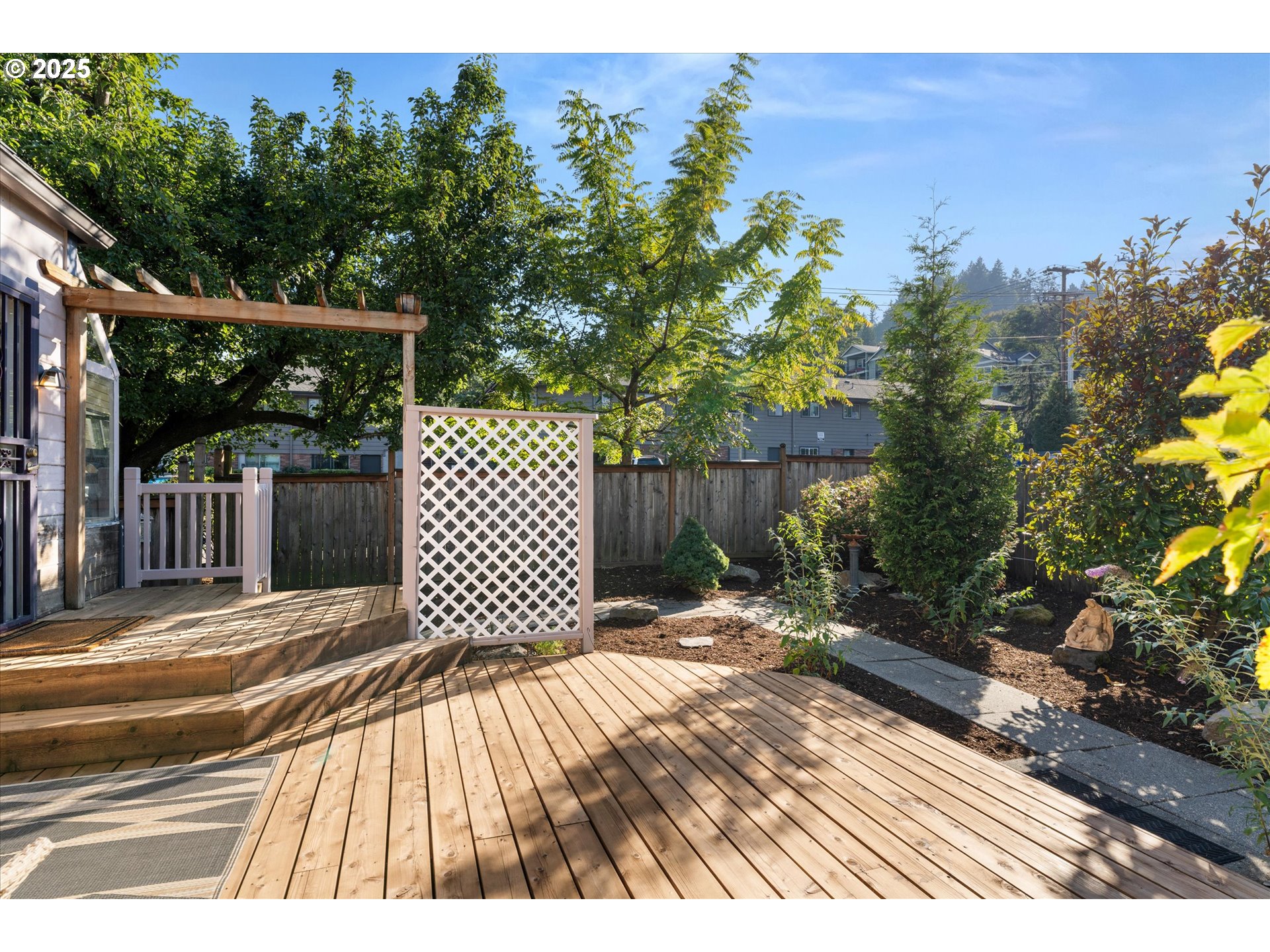 3635 South Corbett Avenue Portland, OR 97239 - Photo 23 of 30 a view of a wooden floor