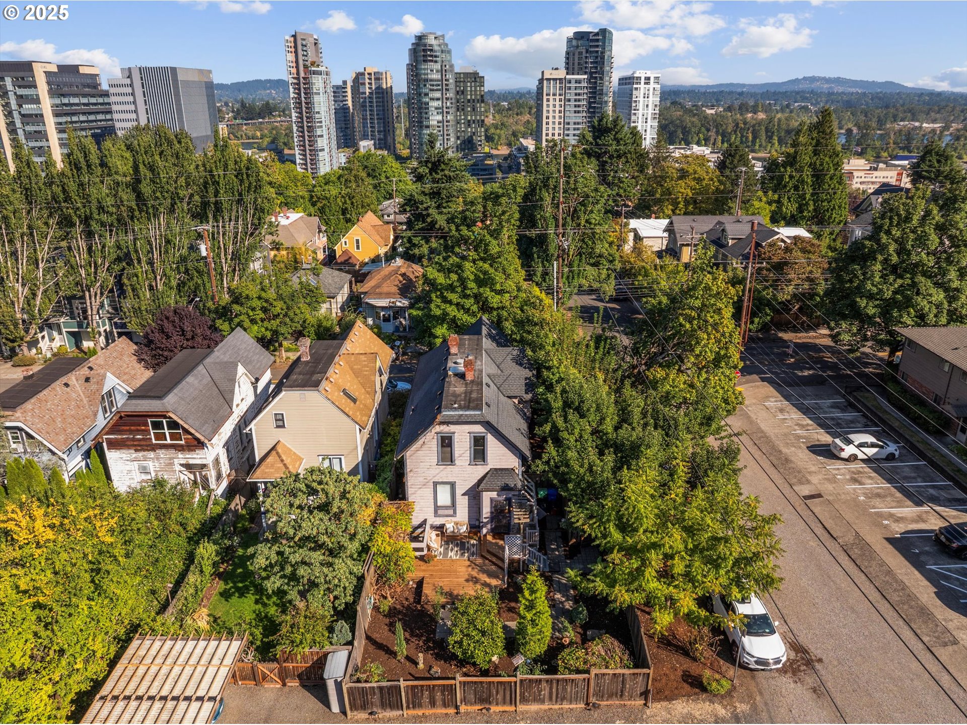 3635 South Corbett Avenue Portland, OR 97239 - Photo 26 of 30 an aerial view of a city with lots of buildings