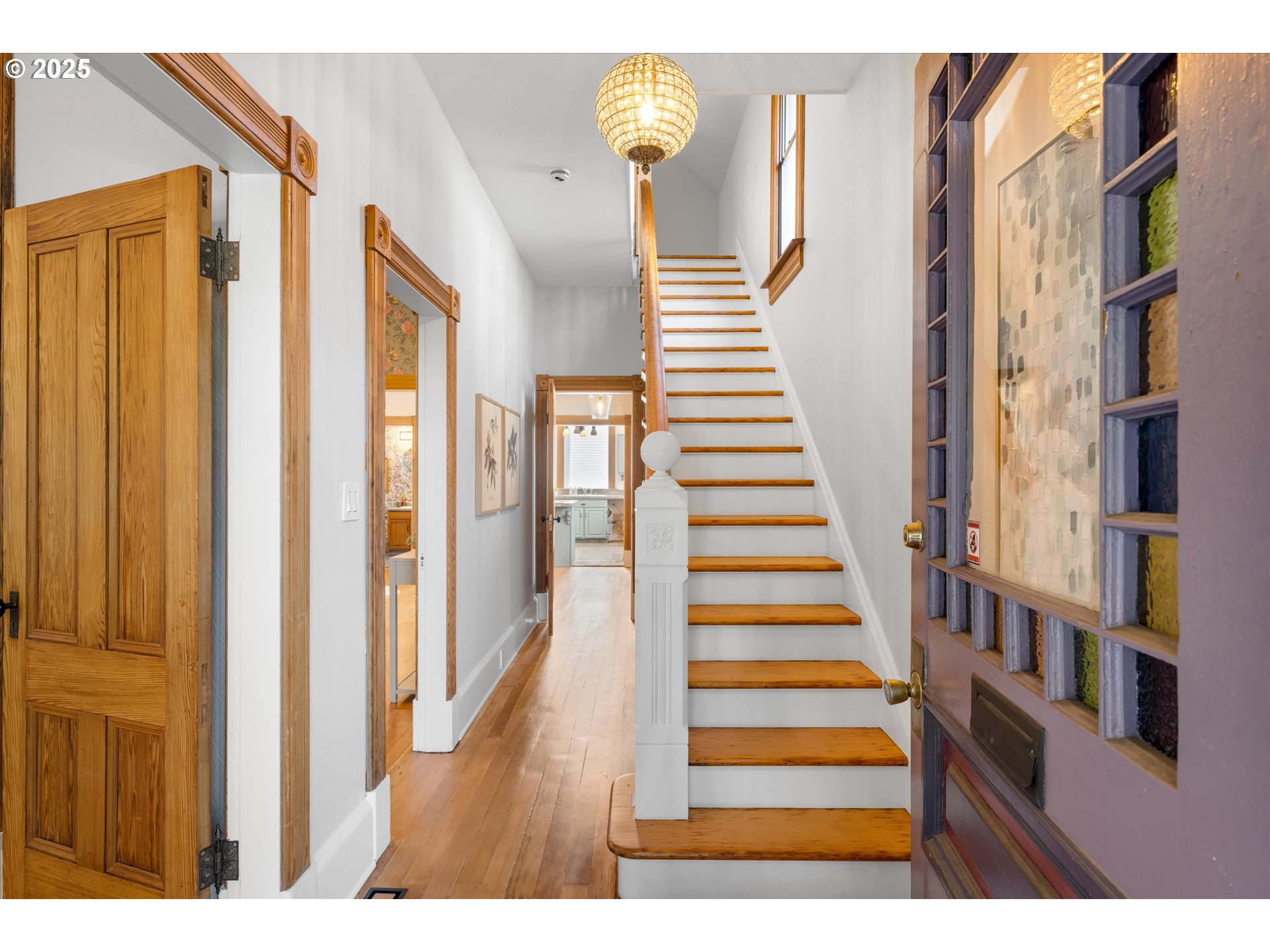 3635 South Corbett Avenue Portland, OR 97239 - Photo 8 of 30 a view of entryway with wooden floor