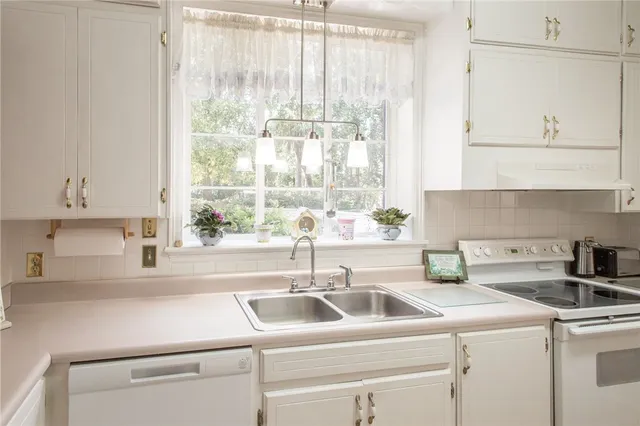 $795,000 | 706 Cherokee Circle, Waycross, GA 31501