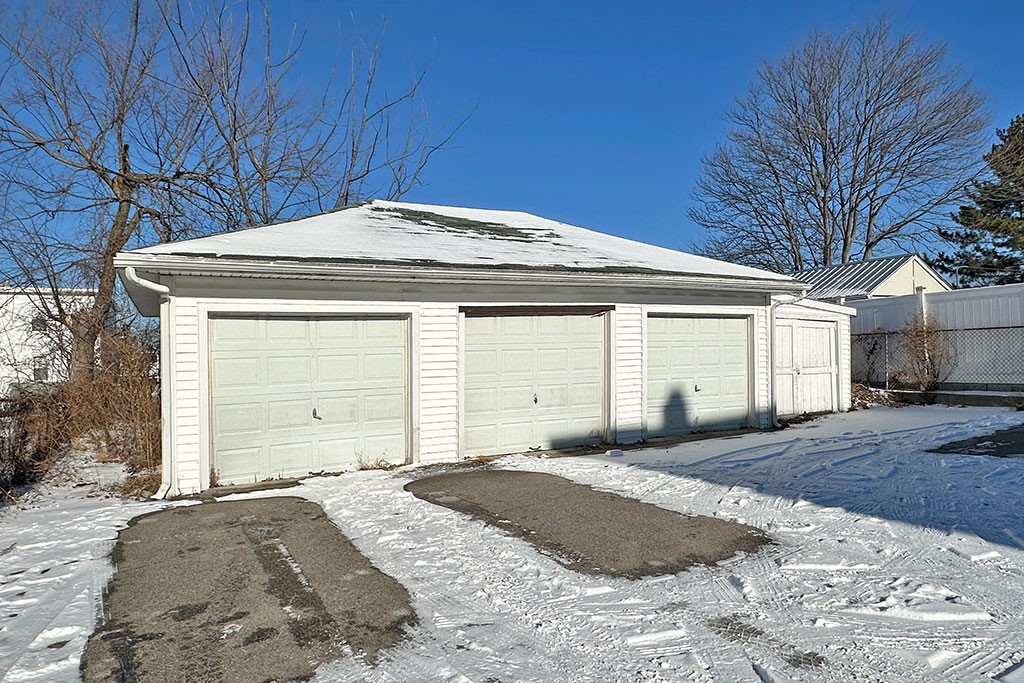 187 Sisson Street Pawtucket, RI 02860 - Photo 4 of 30