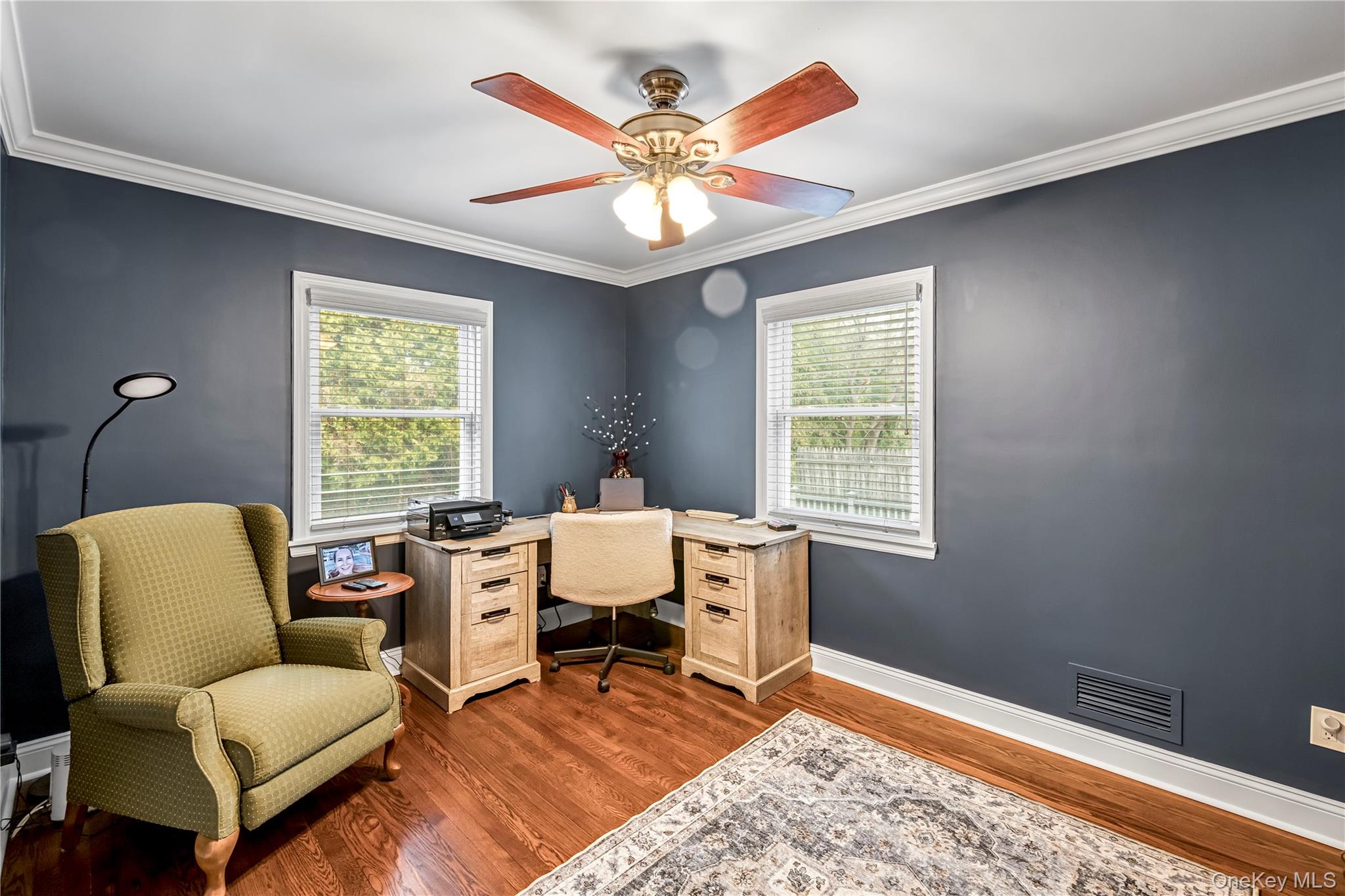 40 Wickford Road New Rochelle, NY 10801 - Photo 16 of 32 a living room with furniture and a window