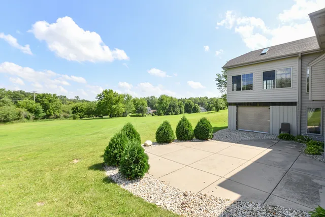 $660,000 | 2933 Sun Meadow Court, Delavan, WI 53115