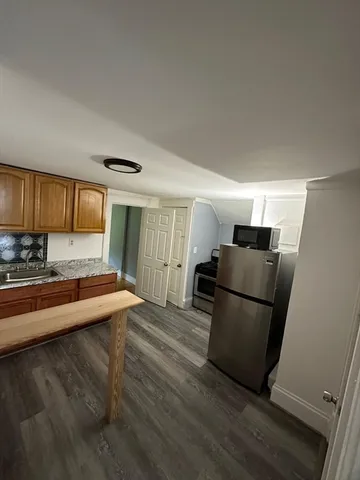 $1,800 | 47 Longwood Avenue, Unit 3, Fitchburg, MA 01420