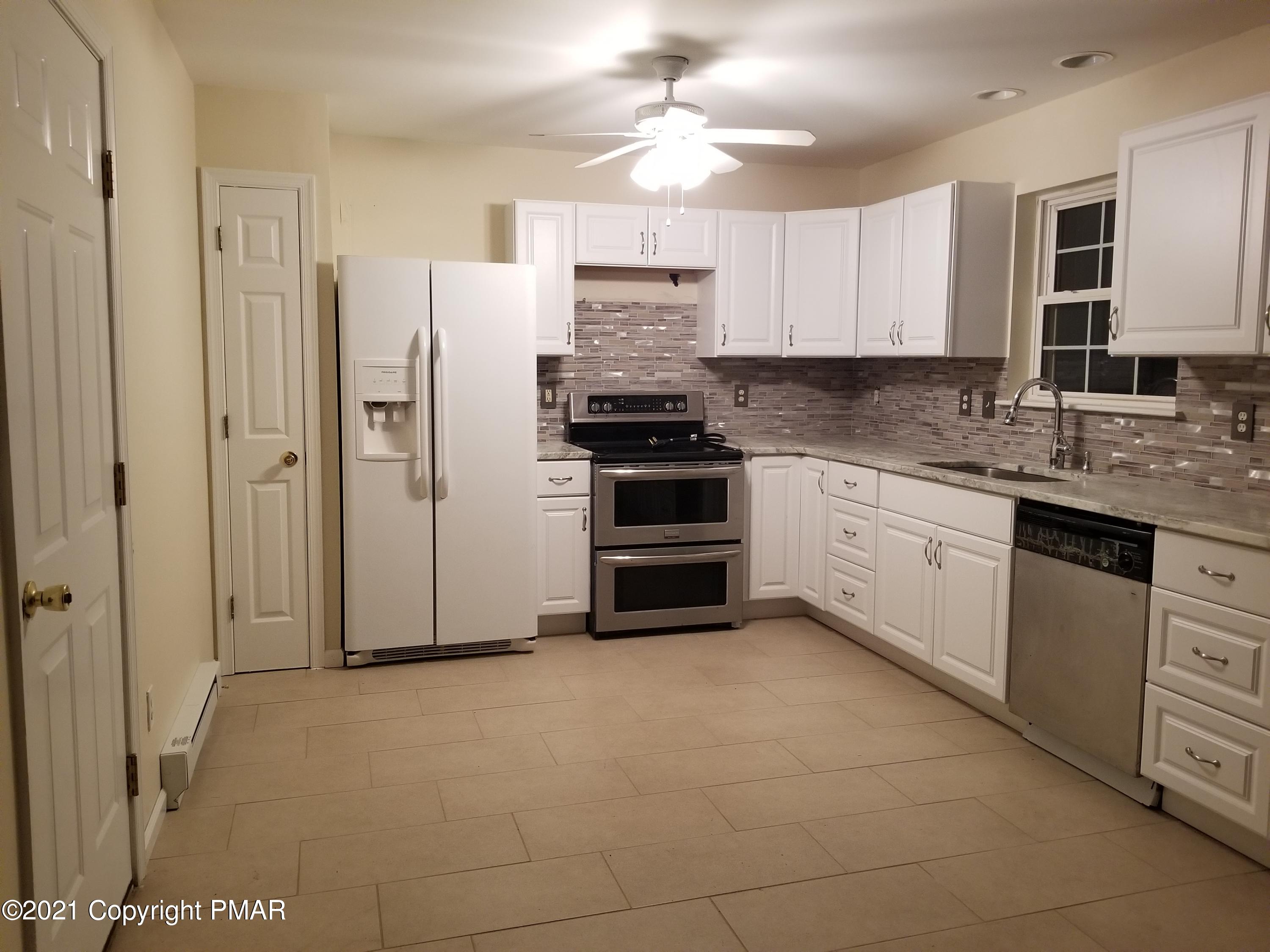 224 Ravenhill Road Tamiment, PA 18371 - Photo 78 of 80 20201117_173051