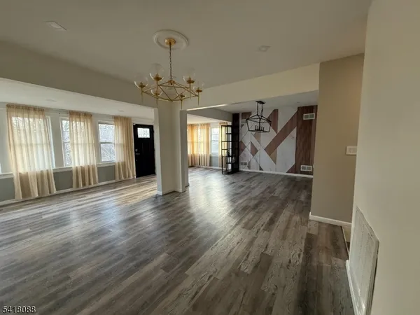 $4,000 | 310 East 4th Street, Clifton, NJ 07011