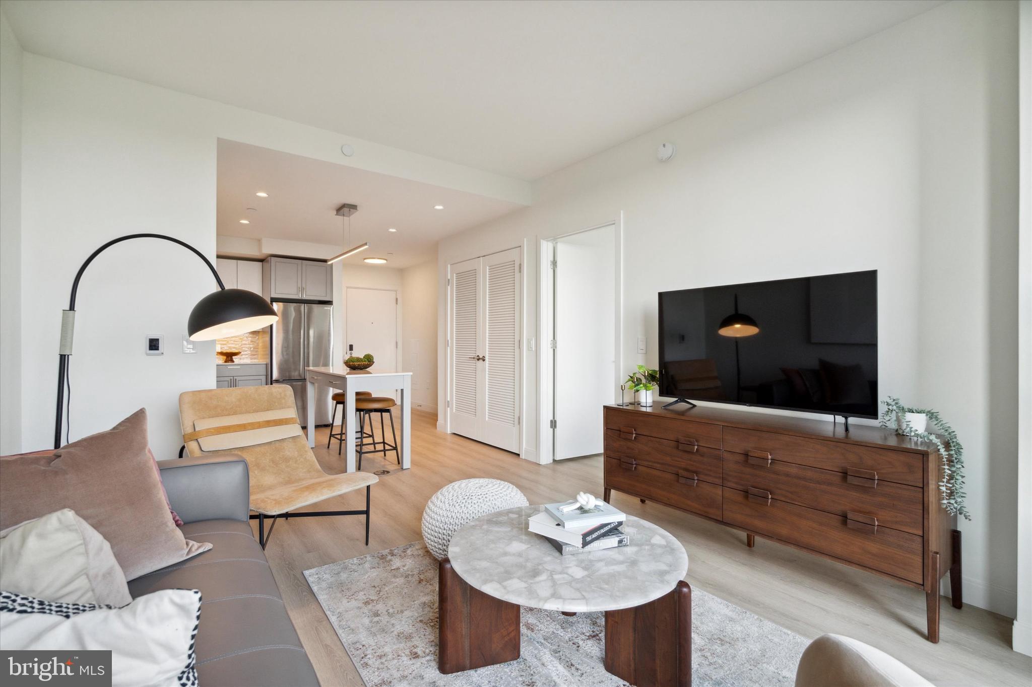 1-5 Dock Street, Unit 1903 Philadelphia, PA 19106 - Photo 5 of 44