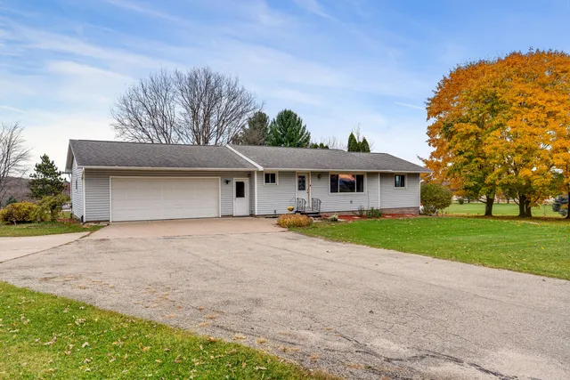 $347,900 | 4061 County Hwy BC, Sparta, WI 54656