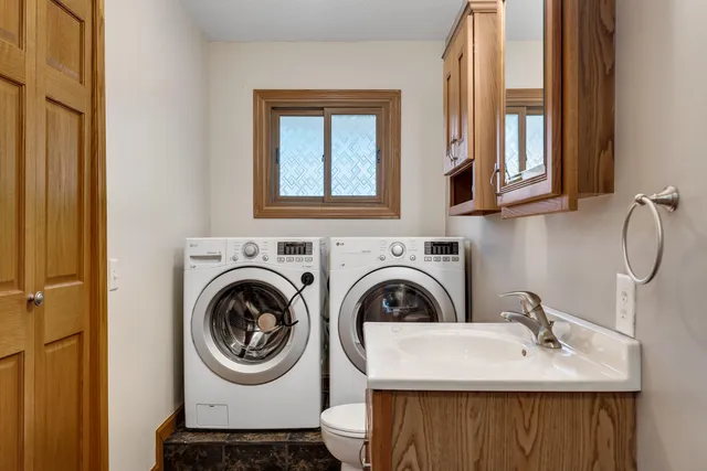 $347,900 | 4061 County Hwy BC, Sparta, WI 54656