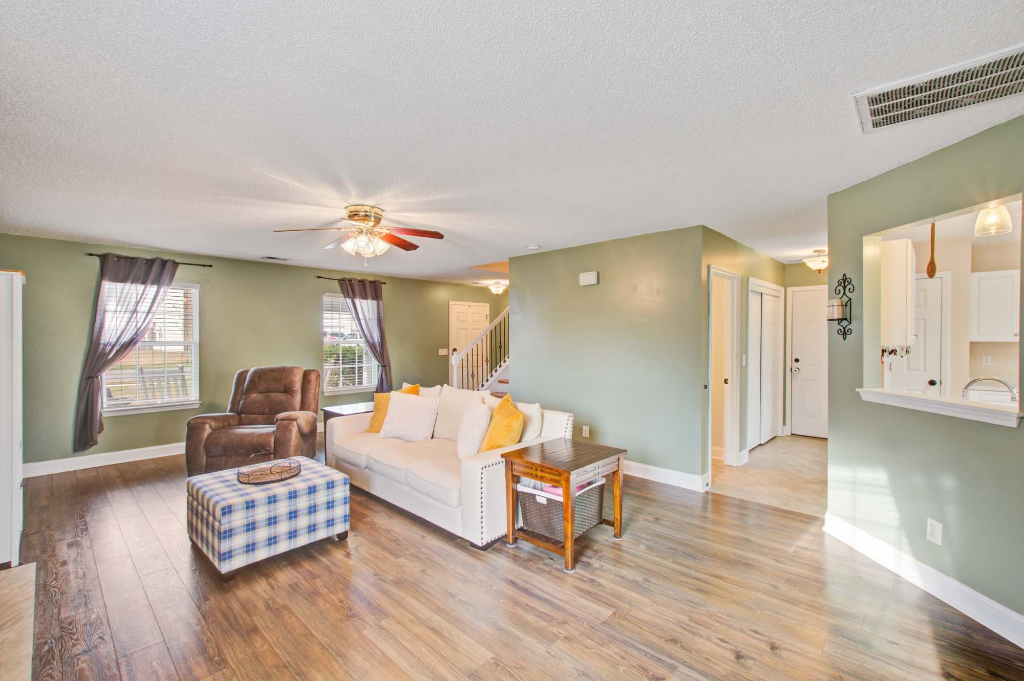 263 Dunning Road Summerville, SC 29486 - Photo 2 of 25 263 Dunning Family Room 3