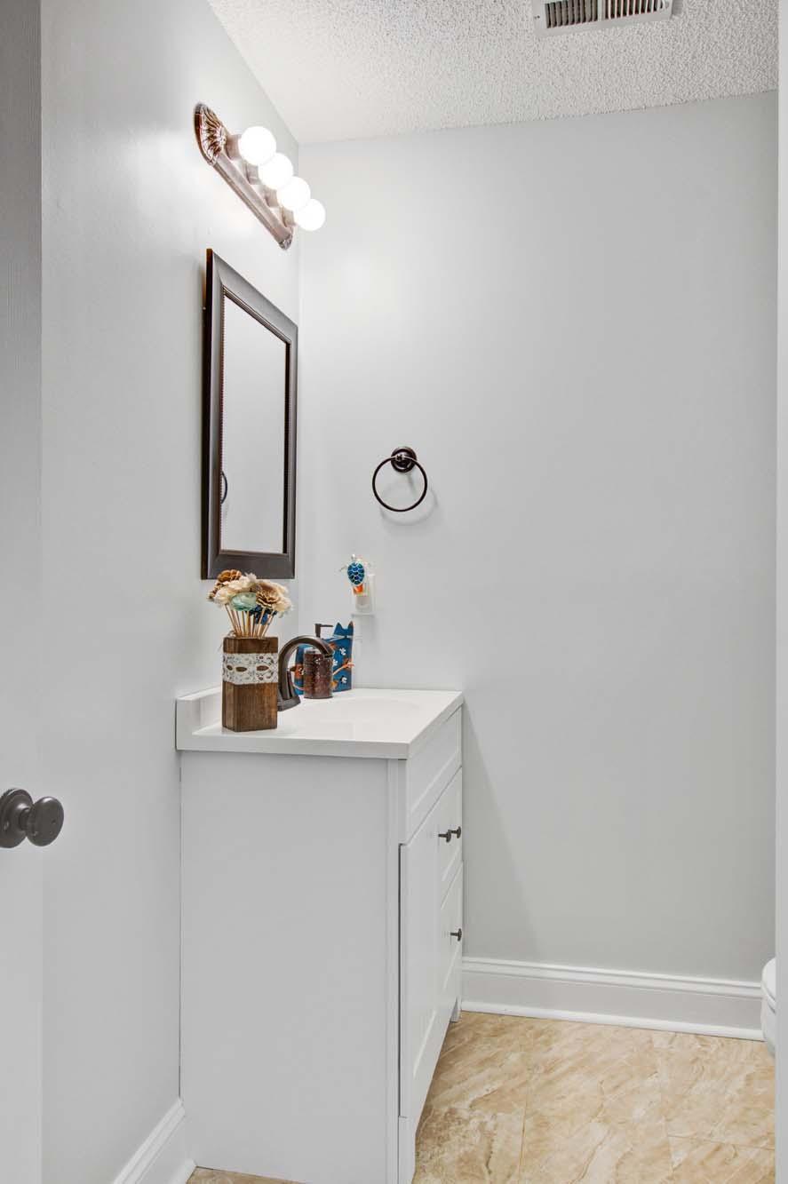 263 Dunning Road Summerville, SC 29486 - Photo 14 of 25 263 Dunning Powder Room