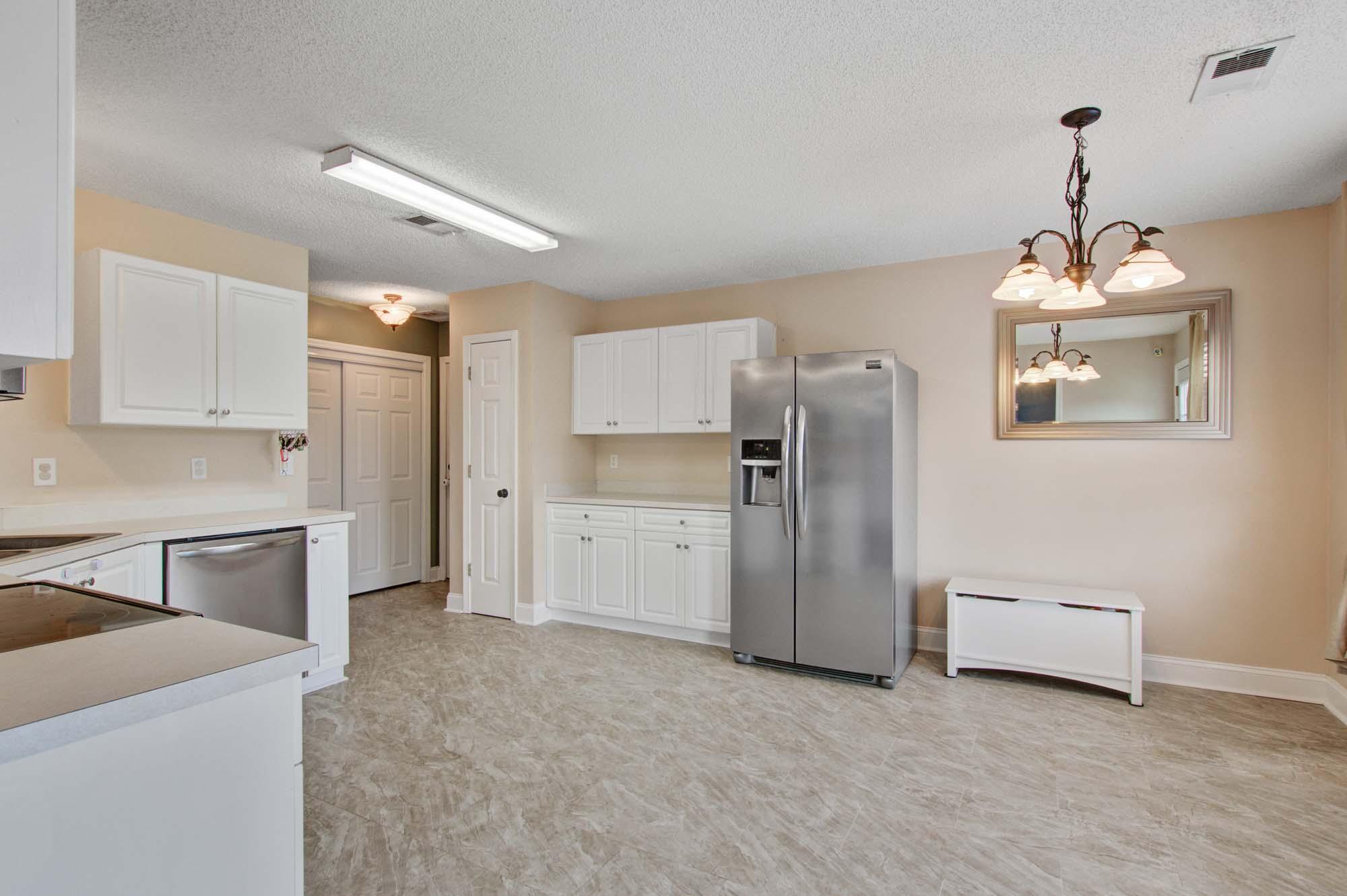 263 Dunning Road Summerville, SC 29486 - Photo 5 of 25 263 Dunning Kitchen 4