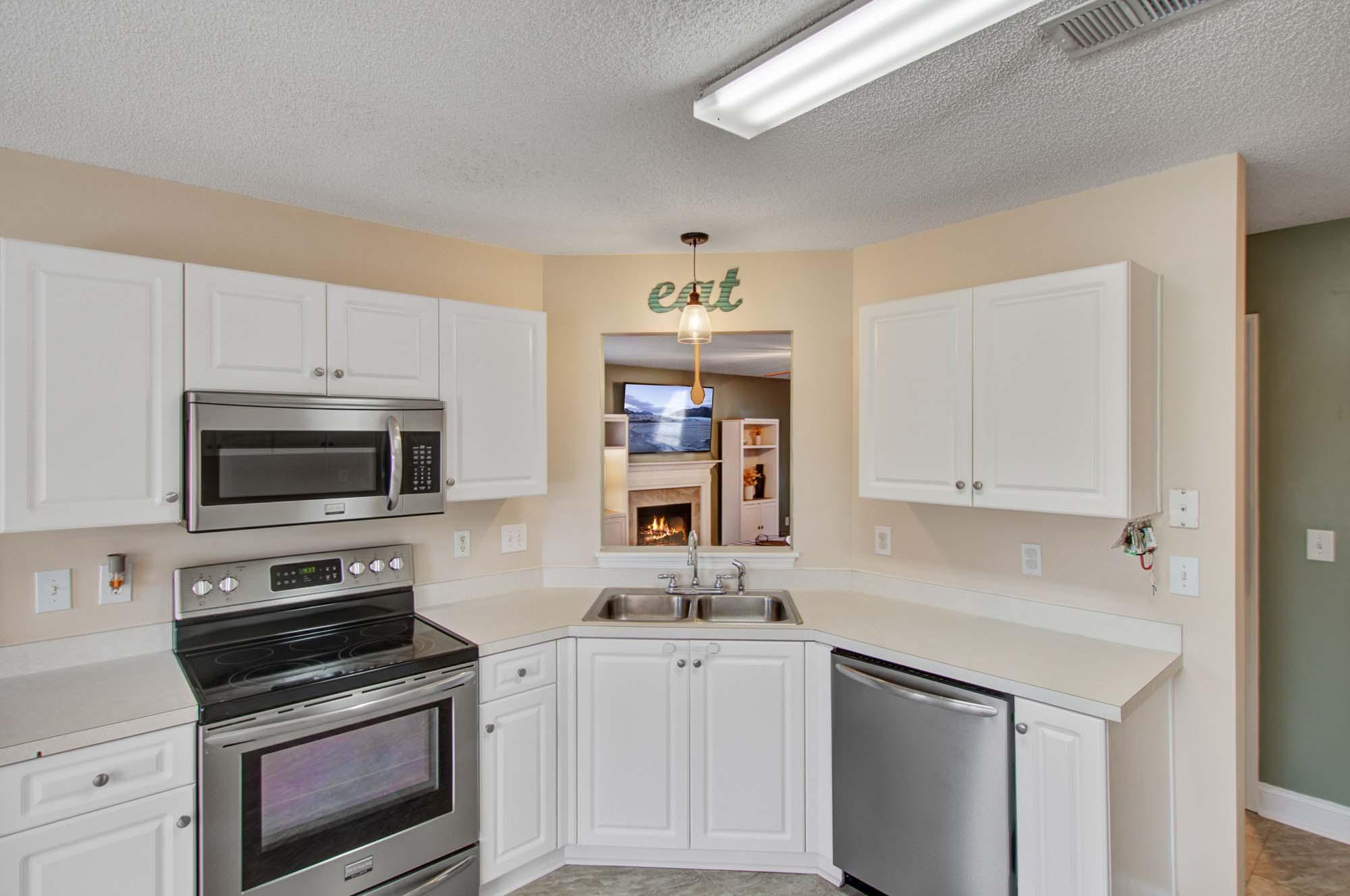 263 Dunning Road Summerville, SC 29486 - Photo 8 of 25 263 Dunning Kitchen 5