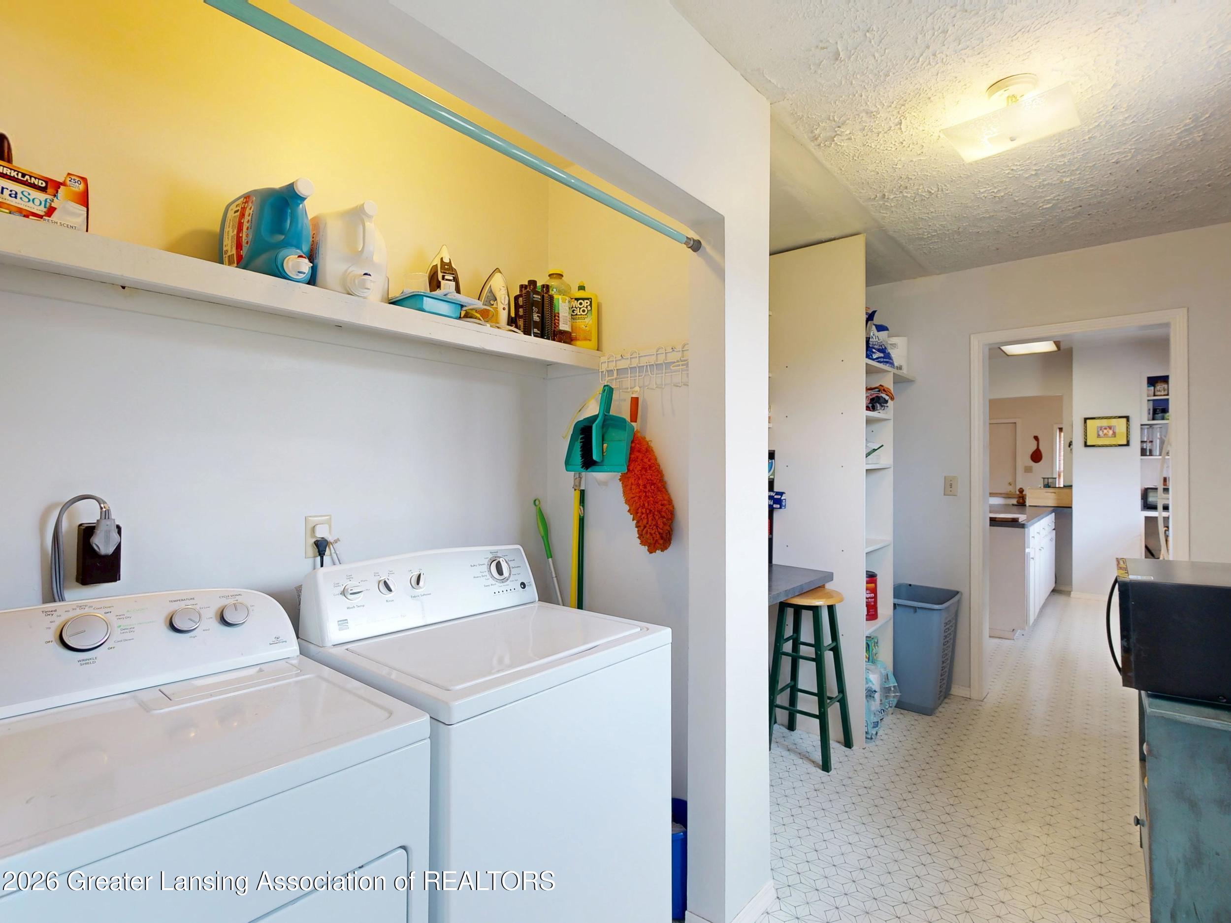 2409 Alpha Street Lansing, MI 48910 - Photo 13 of 46 Mud Room w Laundry